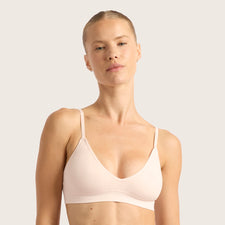 Model's Headshot - Alisa Pensola