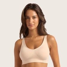 Model's Headshot - Kushi Leggo